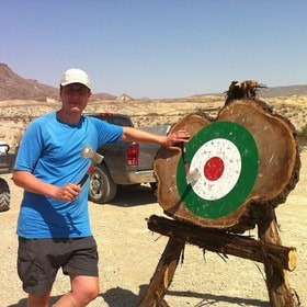 Метание топора