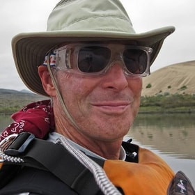 Имеет самоуважение