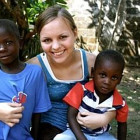 Ставит других на первое место